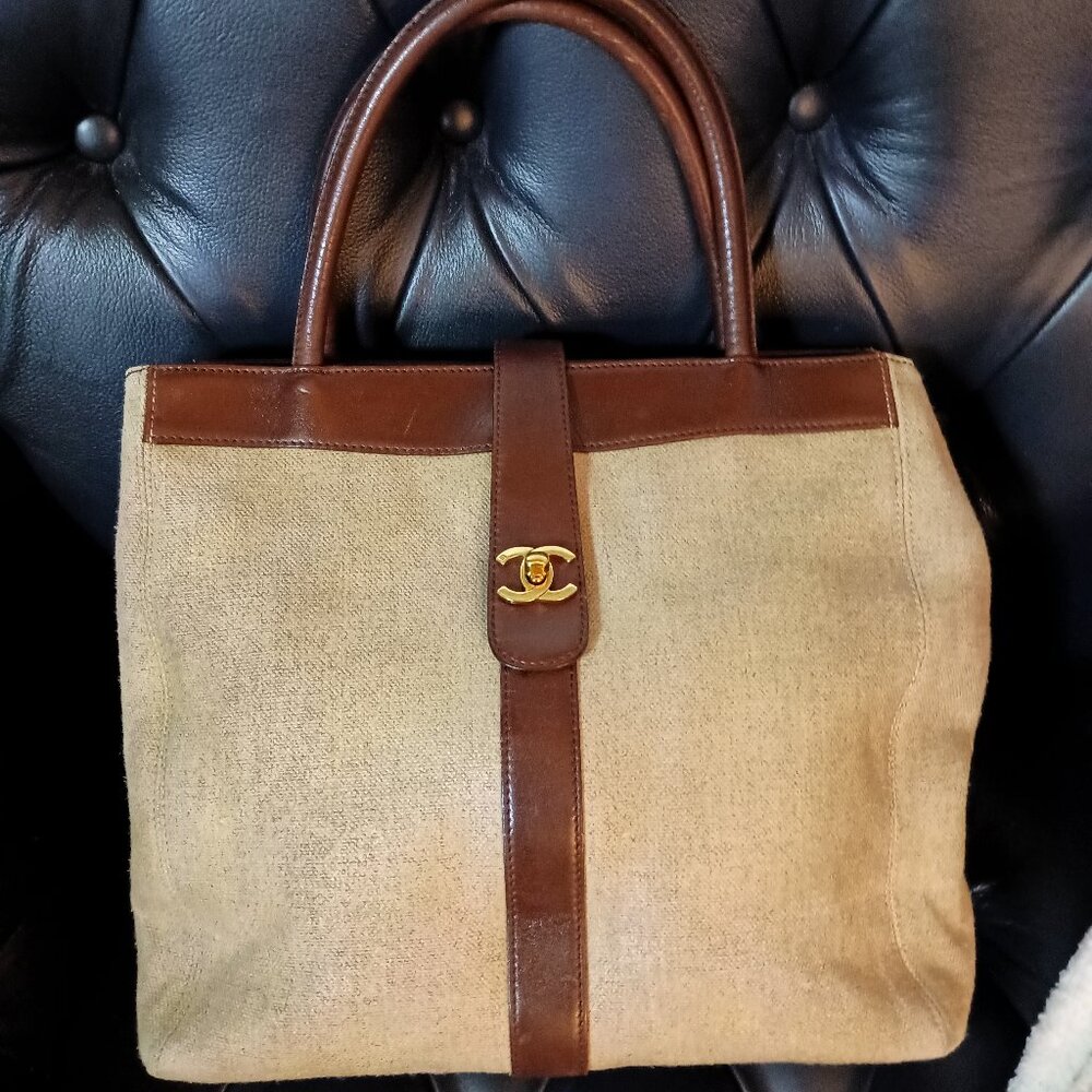 ***SOLD***. CHANEL TOTE